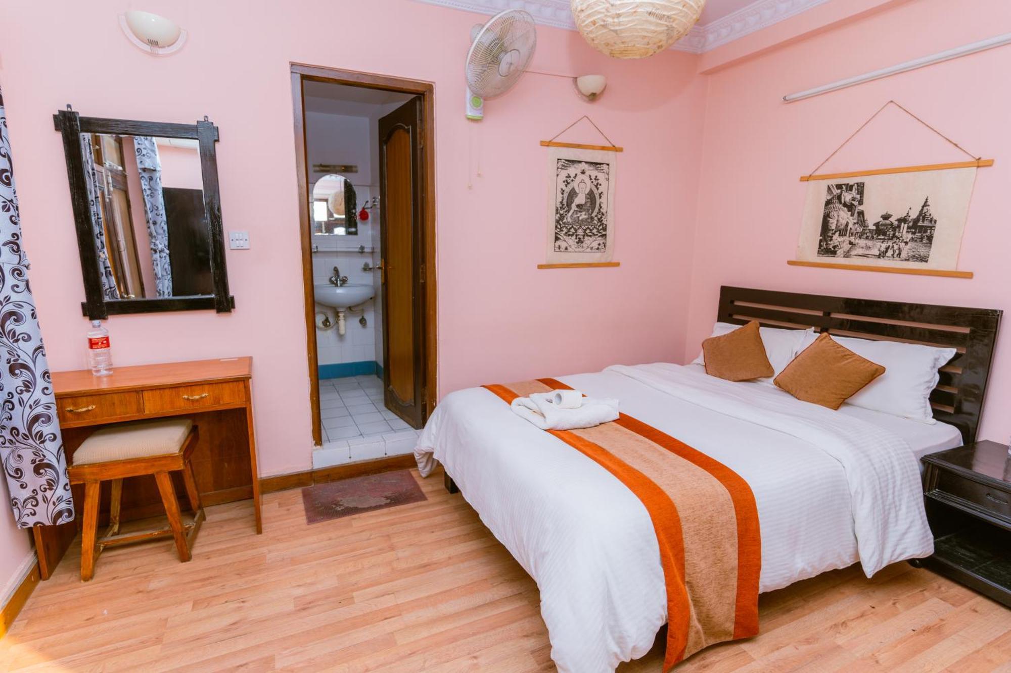 Cloud 9 Garden Hotel Kathmandu Exterior photo